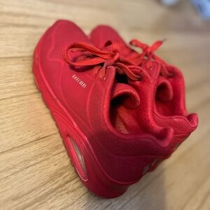 Skechers Red Athletic Sneakers Sleek Design